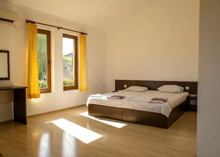 Semesterbostad Indigo Pismenovo